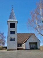 Am Ortsrand von Westorf liegt die Kirche an der Westorfer Straße.