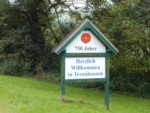 Dieser Schild steht am Ortseingang von Tevenhausen.