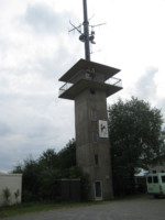 Den Aussichtsturm Hohe Asch bei Bösingfeld im Extertal finden Sie direkt am Dingelstedtpfad. Besonders bei schönem Wetter wird der Aufstieg mit einer herrlichen Aussicht auf das lippische Umland belohnt.
