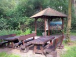 Unweit der Hünenkapelle finden Sie diesen idyllischen Rastplatz mit diversen Informationstafeln.