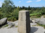 Eines der Top-Ausflugsziele in Lippe ist sicherlich der Velmerstot. Bei klarer Sicht bietet sich dem Besucher, hier im Norden des Eggegebirges, eine fantastische Fernsicht über das umliegende Lipperland.