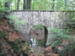Die Brücke am Römerweg ist der ideale Ausgangspunkt um den Wasserfall am Rickbach zu besuchen. Von der Brücke aus haben Sie einen guten Ausblick auf die Rickbachkaskaden. Brücke am Rickbach