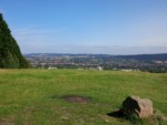 Von diesem Punkt aus genießen Sie vom 218m hohen Biesterberg eine wunderbare Aussicht auf Lemgo mit der schönen Schlossanlage in Brake.