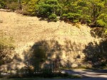 Besonders schön leuchtet der Steinbruch in der Abendsonne an der L758 auf dem Weg durchs Extertal.