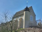 Angrenzend zum Schloss Varenholz befindet sich die "Evangelisch-Reformierte Kirche Varenholz". Im Inneren der Kirche befindet sich eine historische Orgel, die 1748 vom Orgelbauer Christian Klausing gebaut wurde. Über die Jahre wurde diese jedoch umgebaut. Teile des historischen Originals sind jedoch noch erhalten.