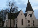In der Kirche befindet sich eine der ältesten Kirchglocken des Lipperlandes. Die Marienglocke stammt aus dem Jahr 1518 und wiegt ca. 2 Tonnen.