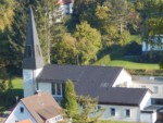 Blick von der Adlerwarte aus auf die Kirche der evangelisch-reformierten Kirchengemeinde in Detmold-Berlebeck.