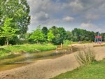 Besonders in den Sommermonaten ist der „Emmer Beach“ ein beliebter Erholungsort zum Spielen, Baden und Entspannen.