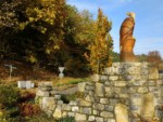 Die Adlerwarte in Berlebeck ist weit über die Grenze des Lipperlandes hinaus bekannt. Der Kreisel an der Paderborner Straße in Berlebeck ist entsprechend gestaltet worden.