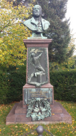 Eduard Hoffmann, Sohn des verstorbenen Firmengründers Heinrich Salomon Hoffmann, machte aus den Hoffmannschen Stärkefabriken ein weltweit bekanntes Unternehmen.