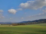 Am Rande des Lipperlandes wandert der Blick in die Ferne über Grupenhagen (Ortsteil von Aerzen im Landkreis Hameln-Pyrmont in Niedersachsen) hinweg weit ins Umland.