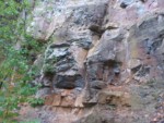 In früheren Jahren waren hier im Fütiger Steinbruch Pyrite zu finden, diesen waren landläufig auch als Katzengold oder Schwefelkies bekannt. Die Mergelkuhle finden Sie in unmittelbarer Nähe vom Wanderweg "Patensteig". Auf diesem finden Sie eine entsprechende Beschilderung, die Sie zu der Mergelkuhle leitet. Mergelkuhle