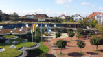 Von der 8,90m hohen Aussichtsplattform auf dem ErlebnisGradierwerk am Eingang des Kurparks haben Sie diesen Ausblick auf die Kurverwaltung.